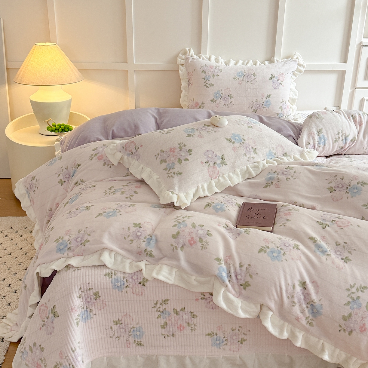 91家纺网 家纺一手货源 找家纺 潘朵拉家纺 2025新款法式牛奶绒双层花边四件套 梨禾小姐