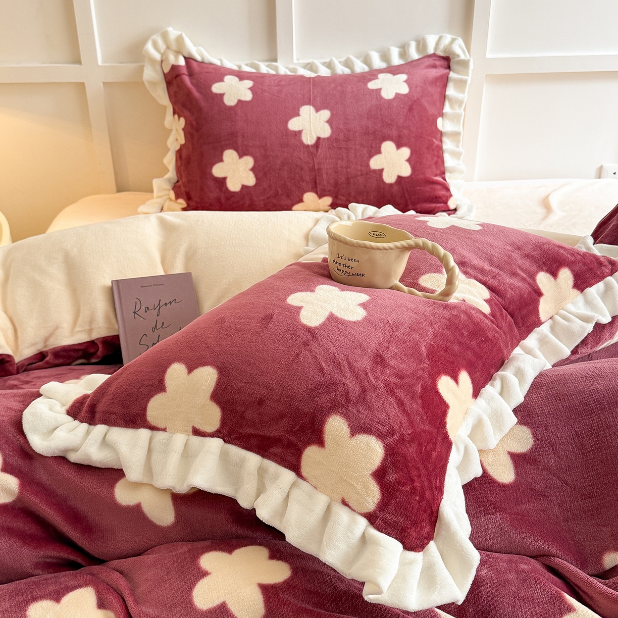 91家纺网 家纺一手货源 找家纺 潘朵拉家纺 2025新款法式牛奶绒双层花边四件套 松岛千叶