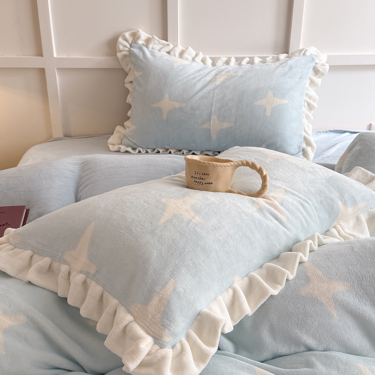 91家纺网 家纺一手货源 找家纺 潘朵拉家纺 2025新款法式牛奶绒双层花边四件套 星语