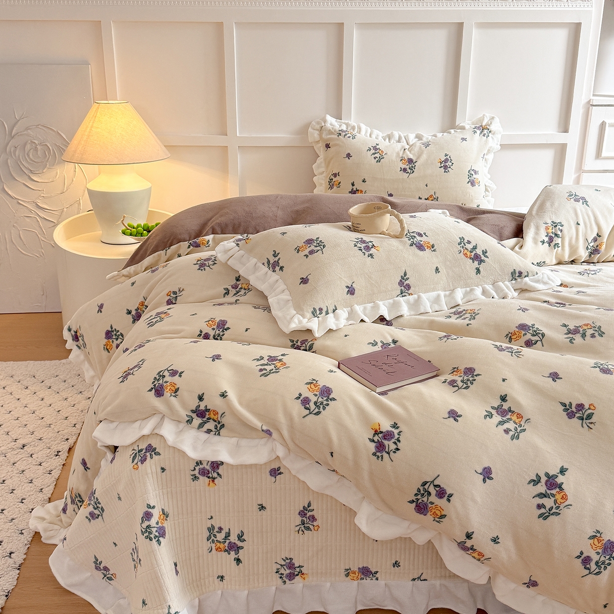 91家纺网 家纺一手货源 找家纺 潘朵拉家纺 2025新款法式牛奶绒双层花边四件套 紫苏