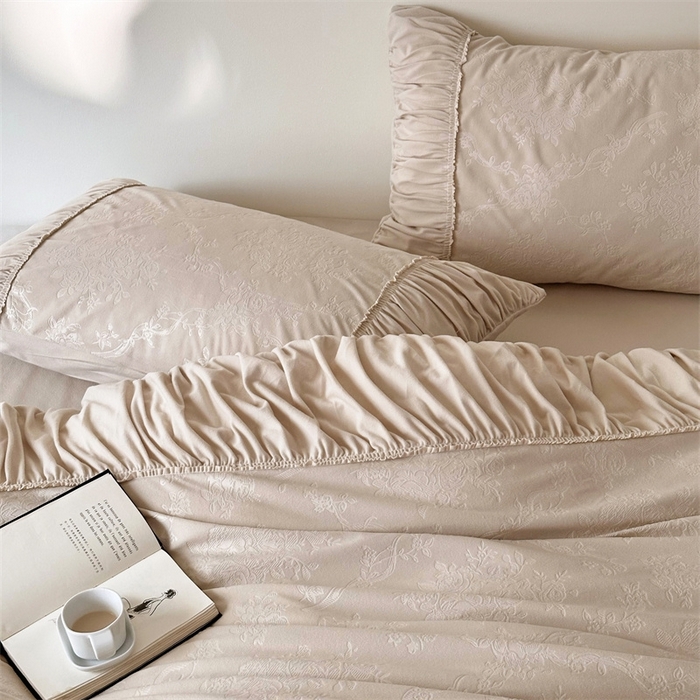 91家纺网 家纺一手货源 找家纺 （总）金奇达家纺 2025新款羽零™空气拉绒四件套热压纹四件套-【爱丽莎】 热压纹【爱丽莎】系列，标准号全网控价（折后券后）不低于218元 会员减45元