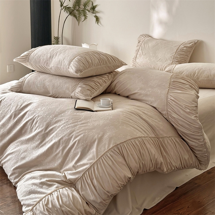 91家纺网 家纺一手货源 找家纺 （总）金奇达家纺 2025新款羽零™空气拉绒四件套热压纹四件套-【爱丽莎】 热压纹【爱丽莎】系列，标准号全网控价（折后券后）不低于218元 会员减45元