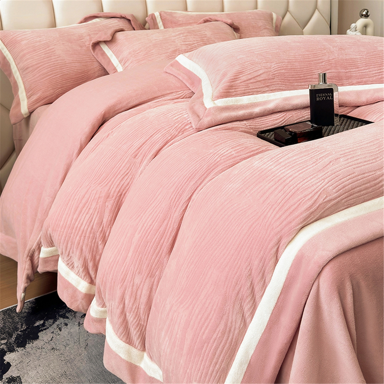 91家纺网 家纺一手货源 找家纺 家居1号家纺 2025新款230克全消光瑞丽牛奶绒烂花四件套（控价标准258加大278 会员优惠10元） 瑞丽-雅粉