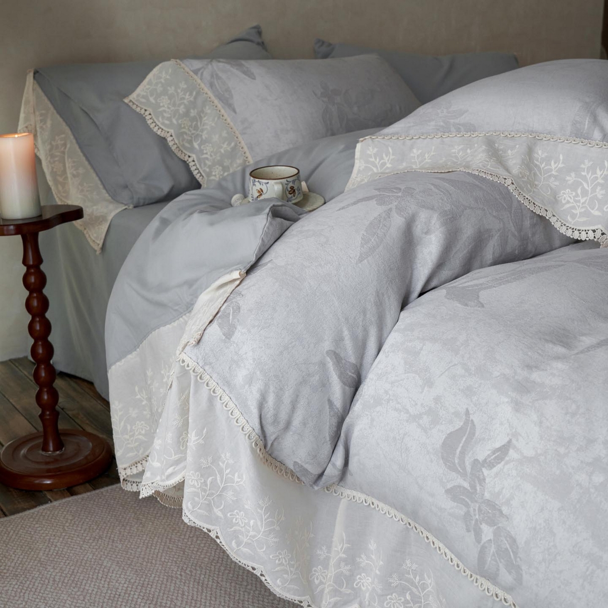 91家纺网 家纺一手货源 找家纺 涵宸家纺 2025新款A类全棉磨毛色织提花花边四件套 隐序曲