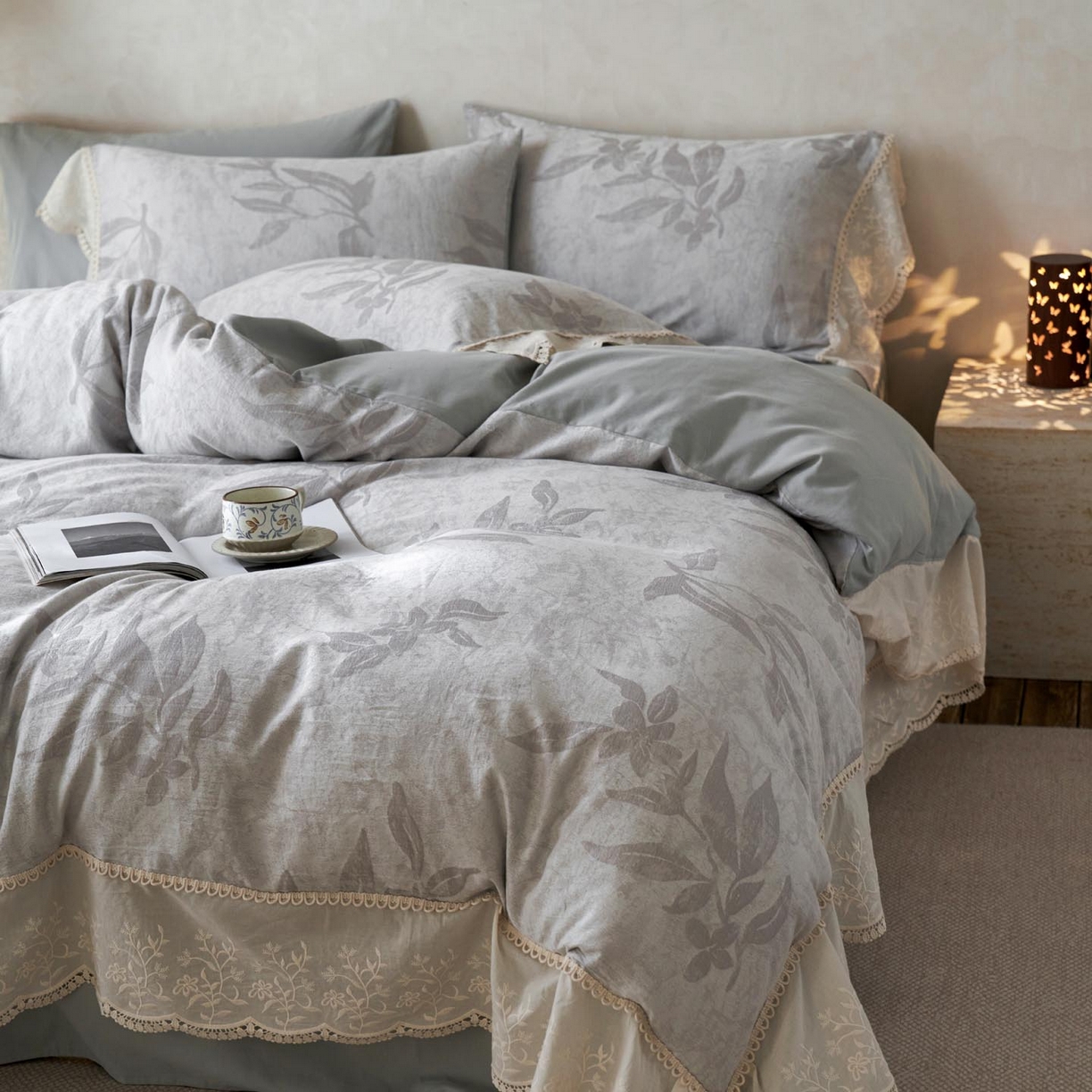 91家纺网 家纺一手货源 找家纺 涵宸家纺 2025新款A类全棉磨毛色织提花花边四件套 隐序曲