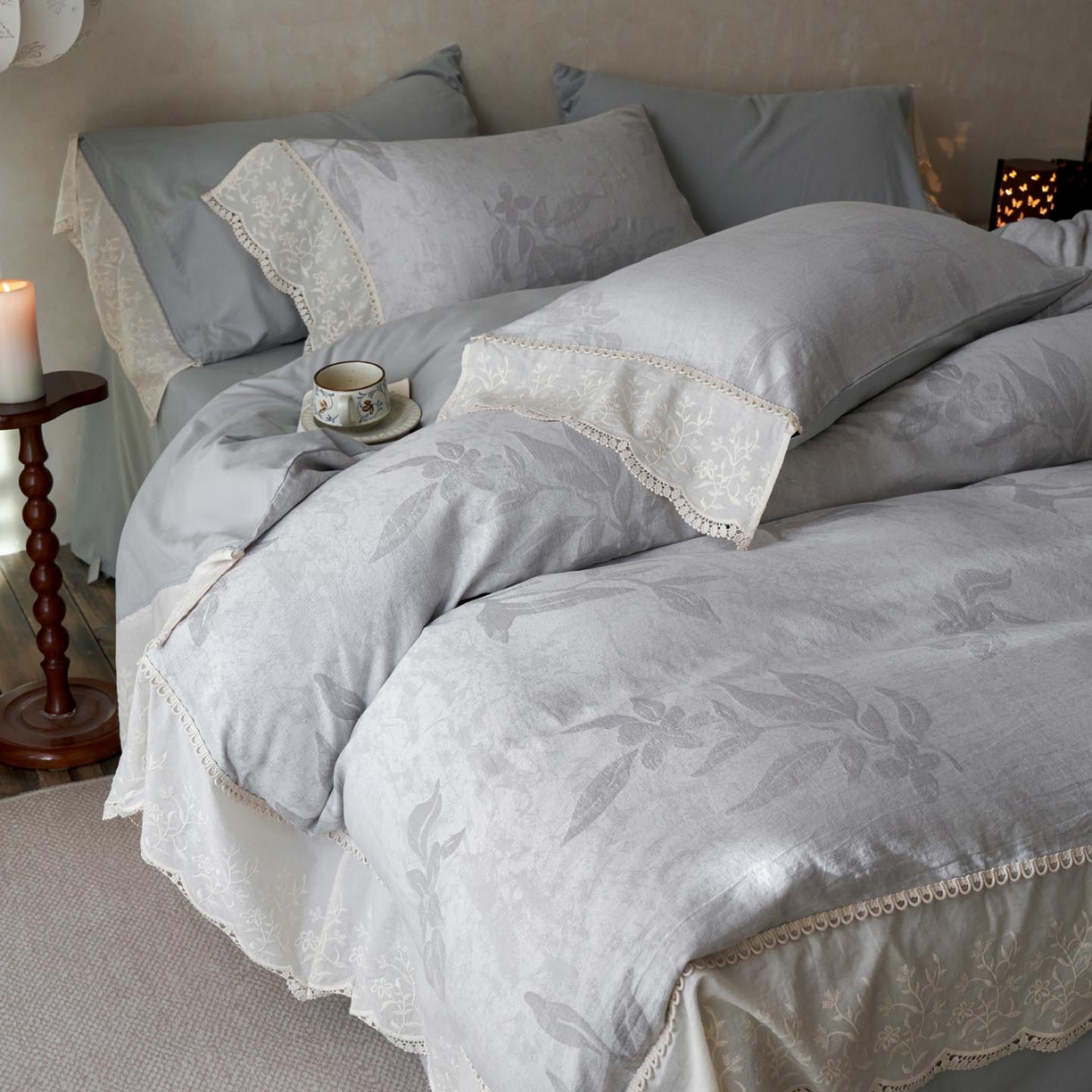 91家纺网 家纺一手货源 找家纺 涵宸家纺 2025新款A类全棉磨毛色织提花花边四件套 隐序曲