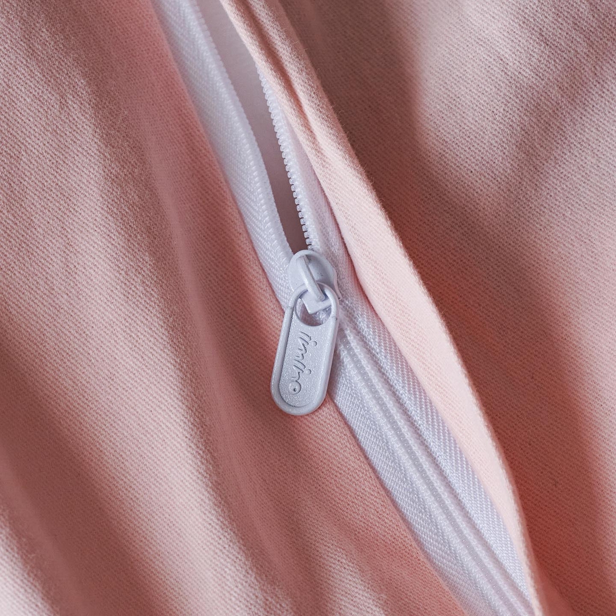 91家纺网 家纺一手货源 找家纺 涵宸家纺 2025新款A类全棉磨毛色织提花花边四件套 月移棠-粉