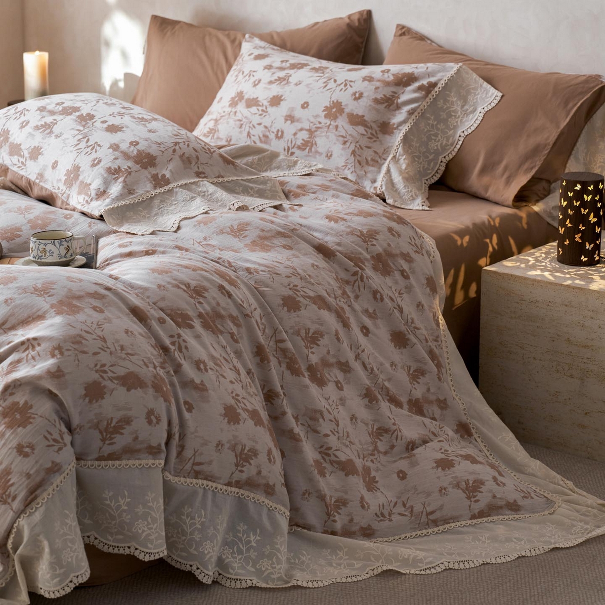 91家纺网 家纺一手货源 找家纺 涵宸家纺 2025新款A类全棉磨毛色织提花花边四件套 墨菡-咖