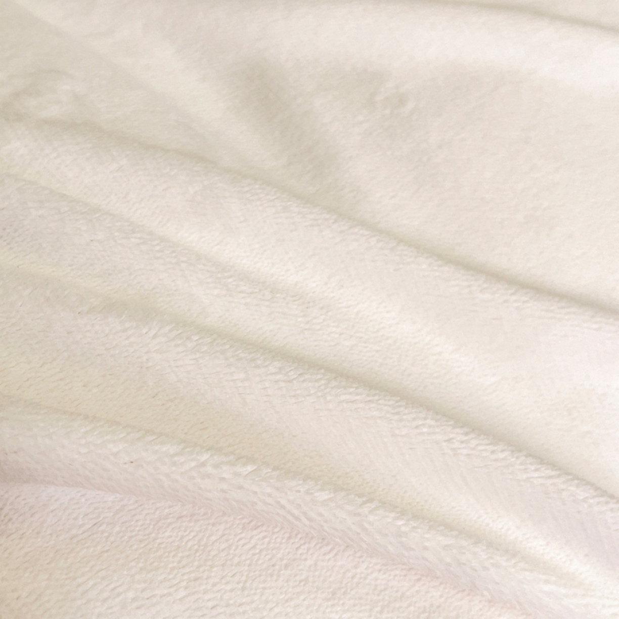 91家纺网 家纺一手货源 找家纺 露梦家纺 2025新款A类牛奶绒工艺款刺绣四件套-艾伦系列（提供买家秀） 艾伦-皓月白