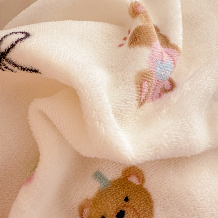 91家纺网 家纺一手货源 找家纺 芯贝儿 2025款加厚小清新花边牛奶绒卡通四件套 南瓜抱抱熊