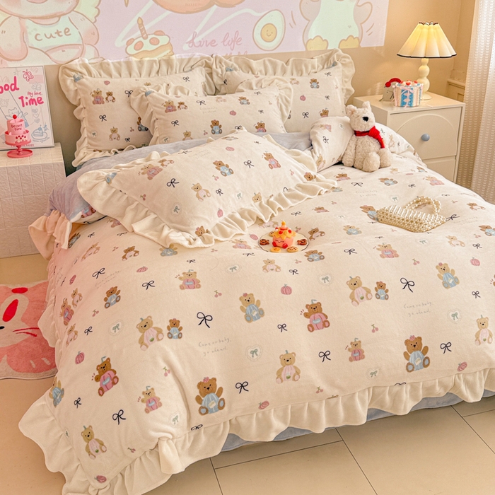 91家纺网 家纺一手货源 找家纺 芯贝儿 2025款加厚小清新花边牛奶绒卡通四件套 南瓜抱抱熊