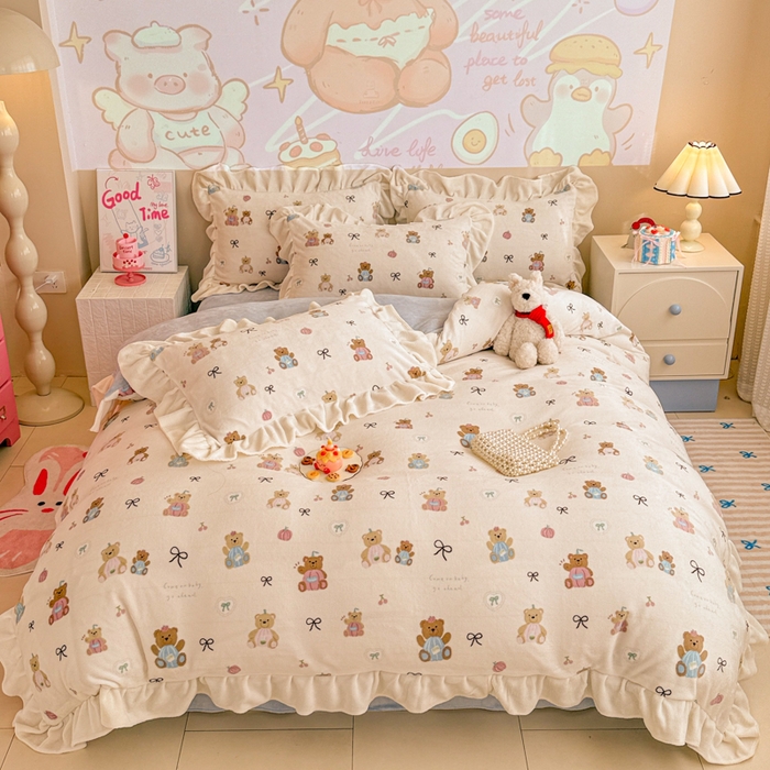 91家纺网 家纺一手货源 找家纺 芯贝儿 2025款加厚小清新花边牛奶绒卡通四件套 南瓜抱抱熊