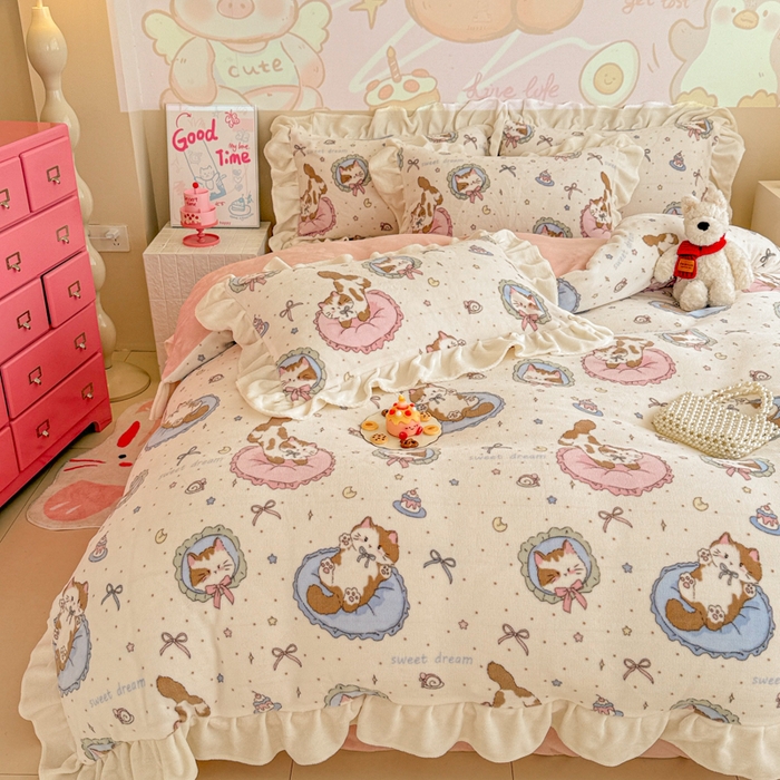 91家纺网 家纺一手货源 找家纺 芯贝儿 2025款加厚小清新花边牛奶绒卡通四件套 甜心猫咪