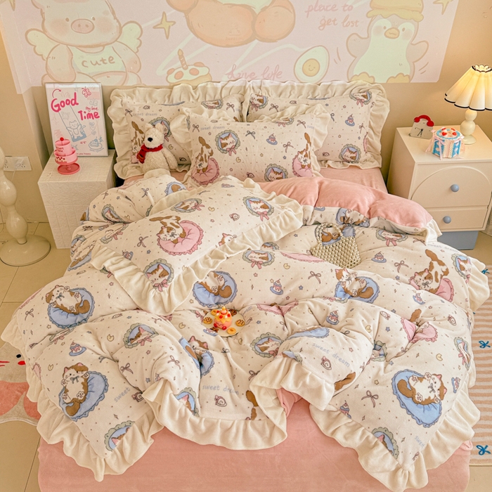 91家纺网 家纺一手货源 找家纺 芯贝儿 2025款加厚小清新花边牛奶绒卡通四件套 甜心猫咪