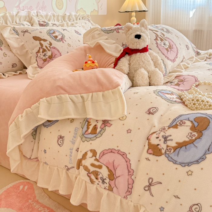 91家纺网 家纺一手货源 找家纺 芯贝儿 2025款加厚小清新花边牛奶绒卡通四件套 甜心猫咪