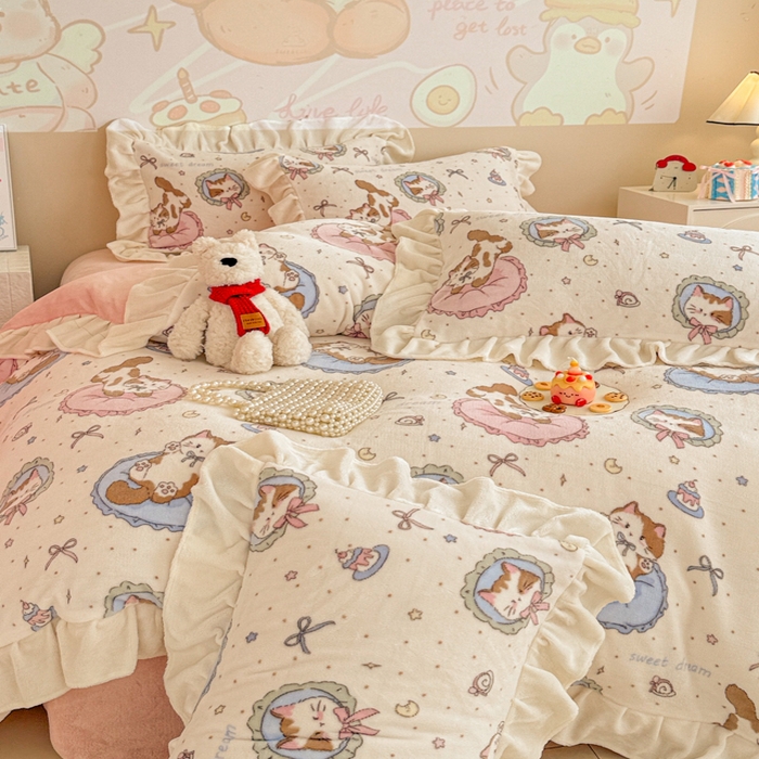 91家纺网 家纺一手货源 找家纺 芯贝儿 2025款加厚小清新花边牛奶绒卡通四件套 甜心猫咪