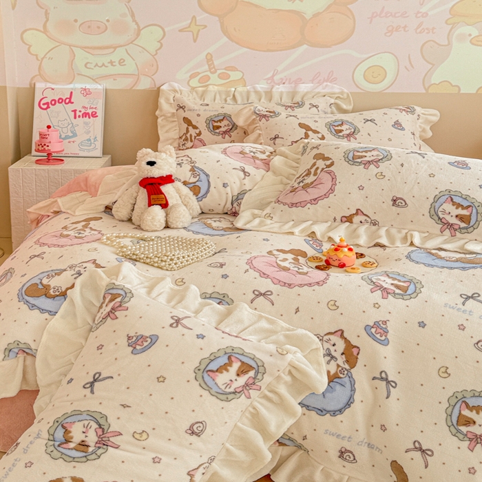 91家纺网 家纺一手货源 找家纺 芯贝儿 2025款加厚小清新花边牛奶绒卡通四件套 甜心猫咪