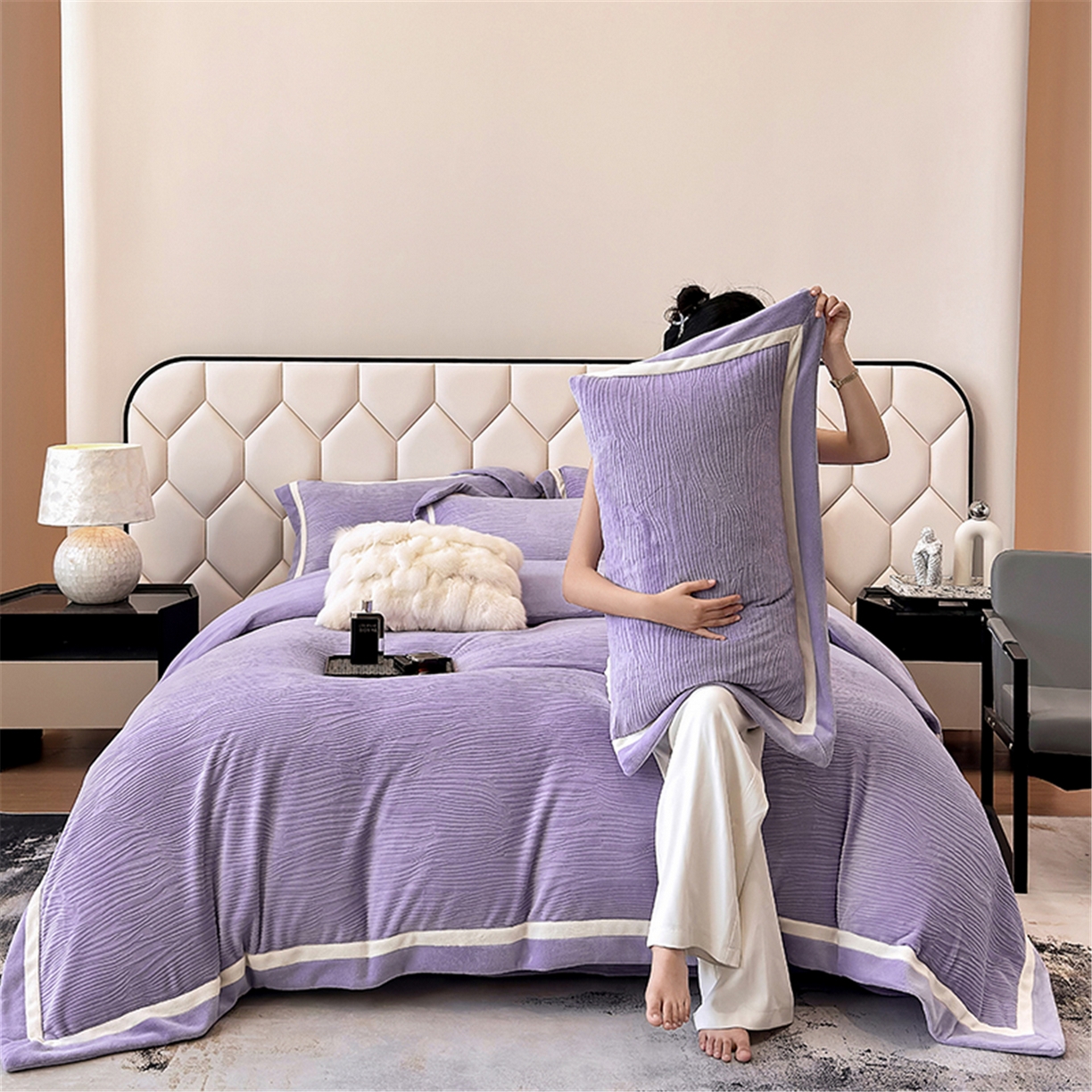 91家纺网 家纺一手货源 找家纺 家居1号家纺 2025新款230克全消光瑞丽牛奶绒烂花四件套（控价标准258加大278 会员优惠10元） 瑞丽-优雅紫