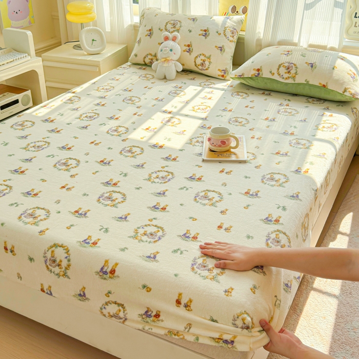 91家纺网 家纺一手货源 找家纺 澜妃 2025新款高克重软软糯糯牛奶绒单床笠CL系列（小红书推荐） CL-小兔幻境