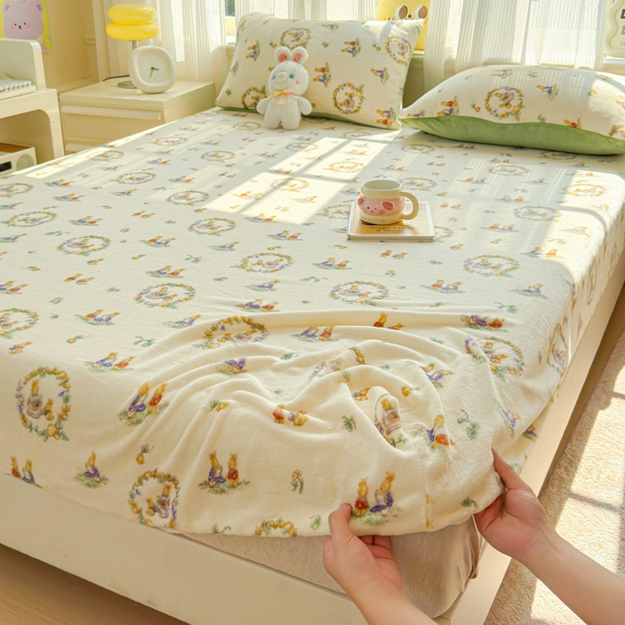 91家纺网 家纺一手货源 找家纺 澜妃 2025新款高克重软软糯糯牛奶绒单床笠CL系列（小红书推荐） CL-小兔幻境