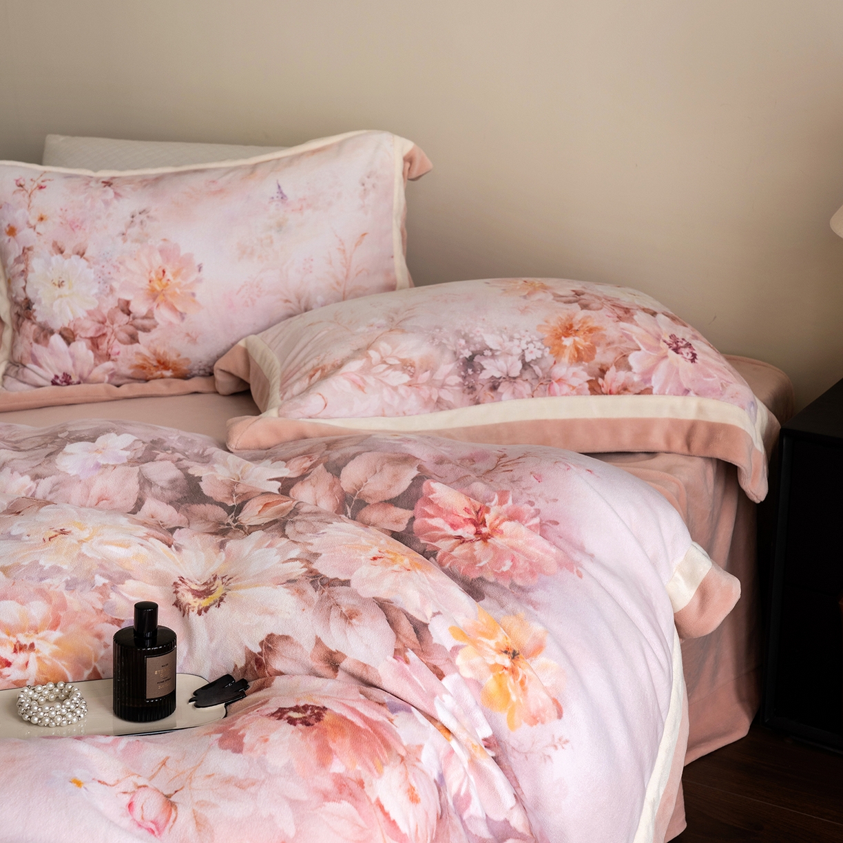 91家纺网 家纺一手货源 找家纺 （总）佳汐蓝家纺 2025新款全消光牛奶绒数码印花四件套-沁园春系列