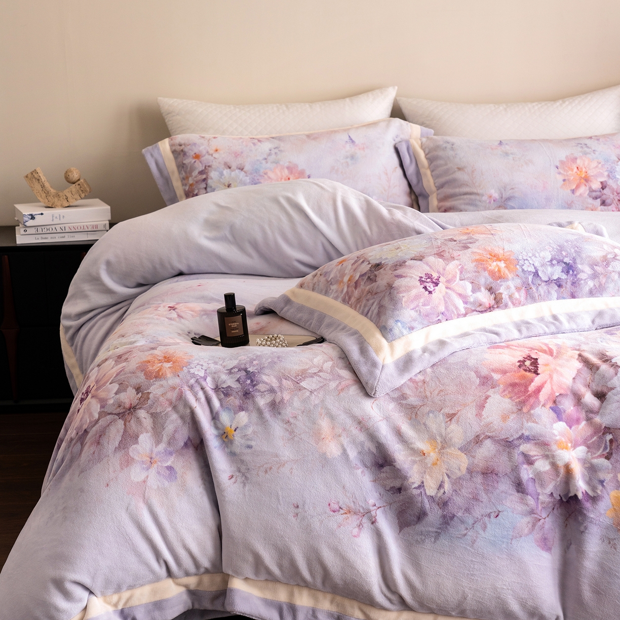 91家纺网 家纺一手货源 找家纺 佳汐蓝家纺 2025新款全消光牛奶绒数码印花四件套-沁园春系列 沁园春-紫