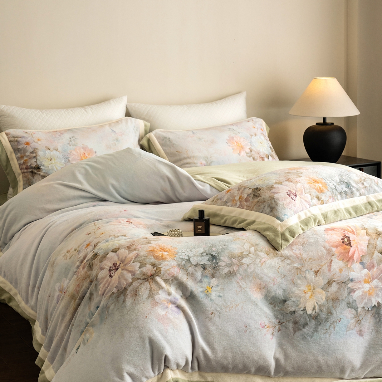 91家纺网 家纺一手货源 找家纺 佳汐蓝家纺 2025新款全消光牛奶绒数码印花四件套-沁园春系列 沁园春-绿