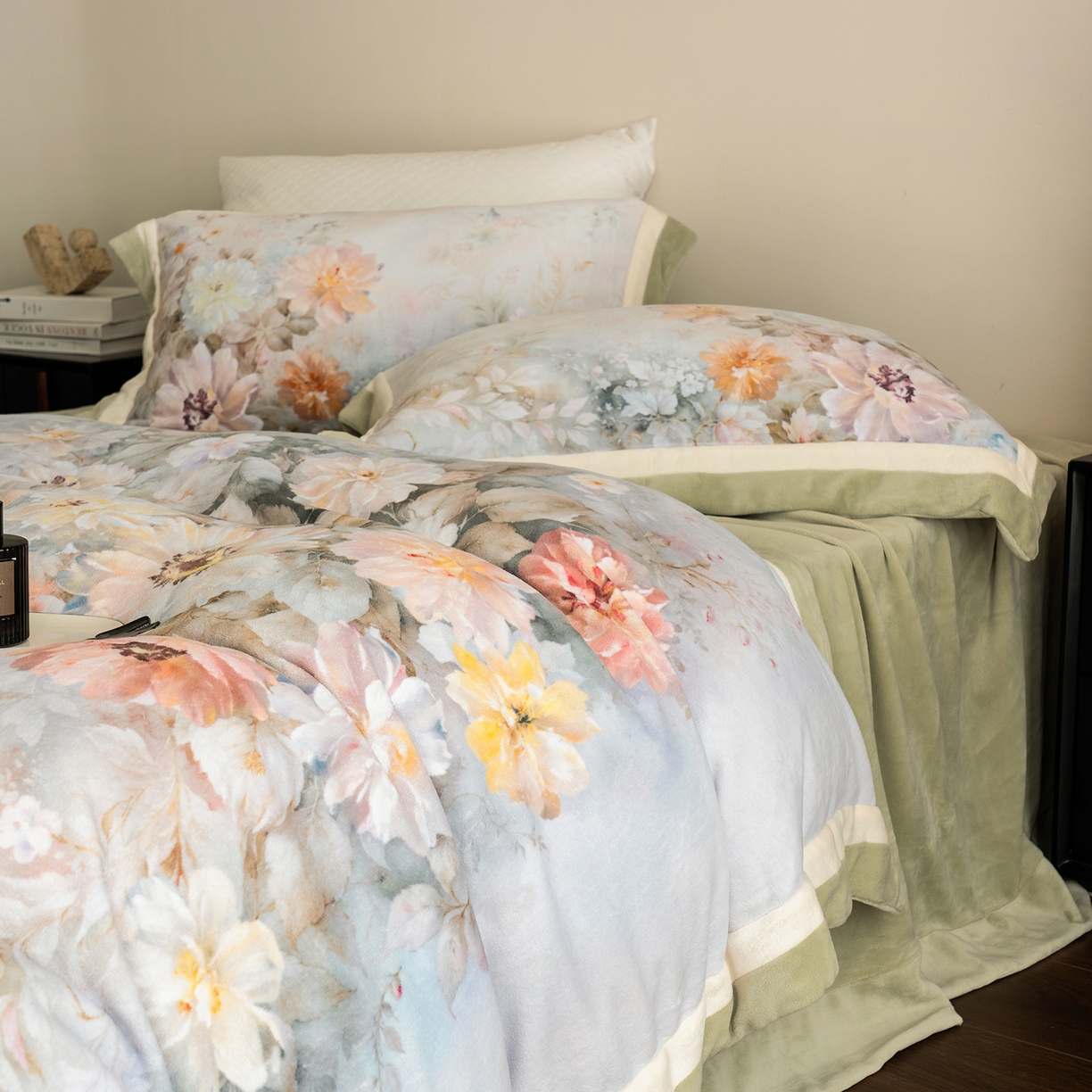 91家纺网 家纺一手货源 找家纺 佳汐蓝家纺 2025新款全消光牛奶绒数码印花四件套-沁园春系列 沁园春-绿