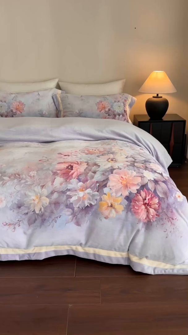 91家纺网 家纺一手货源 找家纺 佳汐蓝家纺 2025新款全消光牛奶绒数码印花四件套-沁园春系列 沁园春-紫