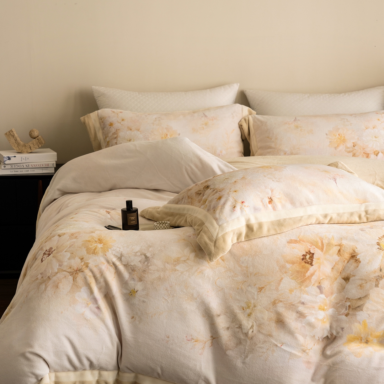 91家纺网 家纺一手货源 找家纺 佳汐蓝家纺 2025新款全消光牛奶绒数码印花四件套-沁园春系列 沁园春-黄