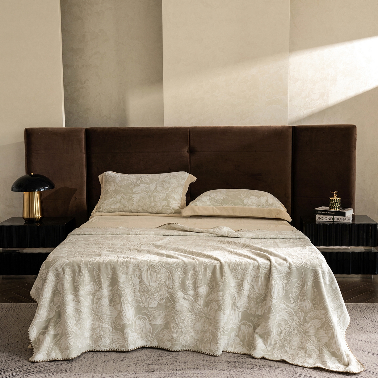 91家纺网 家纺一手货源 找家纺 佳汐蓝家纺 2025新款雕花绒四件套毯子-芳华系列 芳华-灰绿