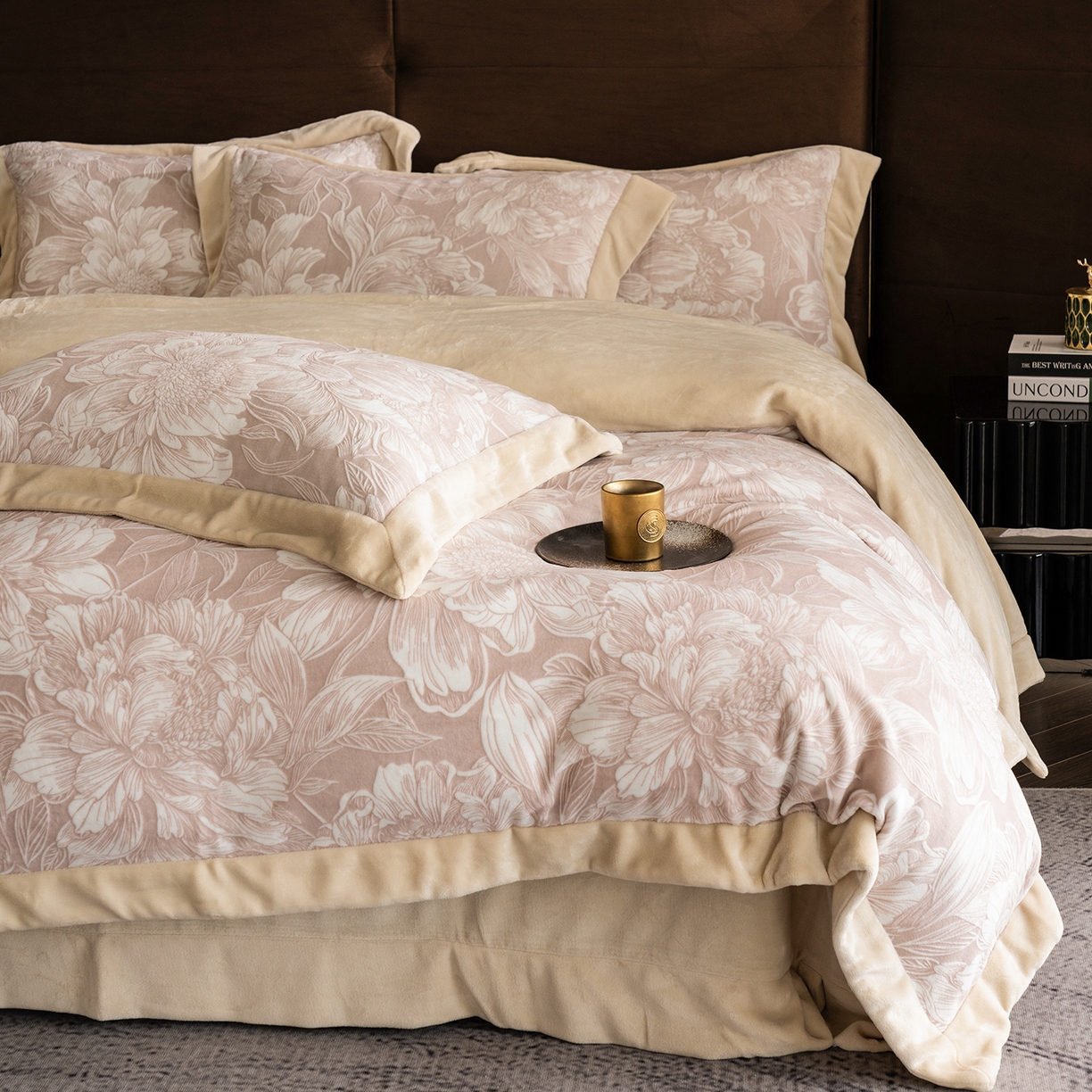 91家纺网 家纺一手货源 找家纺 佳汐蓝家纺 2025新款雕花绒四件套毯子-芳华系列 芳华-豆沙