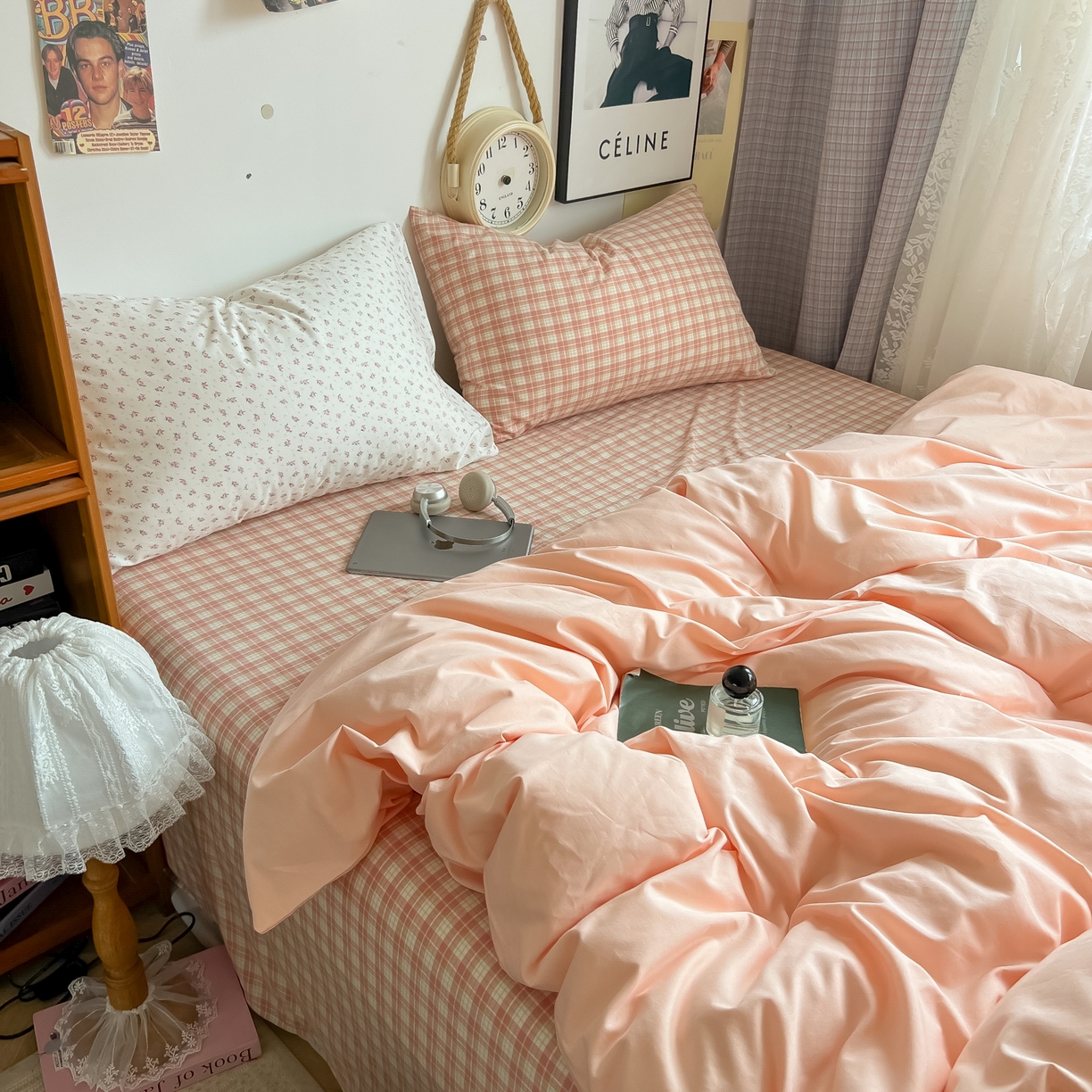 91家纺网 家纺一手货源 找家纺 对白 2025新款混搭全棉纯棉色织水洗棉四件套-西西里 西西里-黛粉（枕套格子+小花）