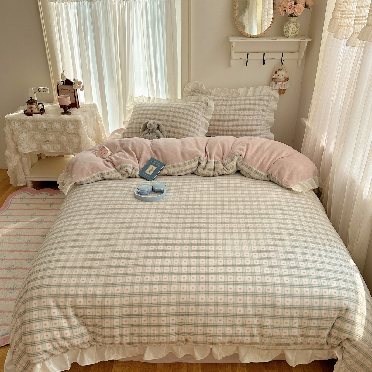 91家纺网 家纺一手货源 找家纺 （总）萝莉家纺 2025秋冬新品韩版花边款加厚牛奶绒四件套