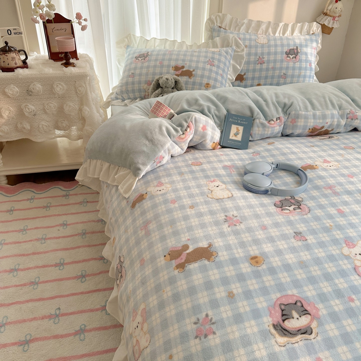 91家纺网 家纺一手货源 找家纺 萝莉家纺 2025秋冬新品韩版花边款加厚牛奶绒四件套 猫狗