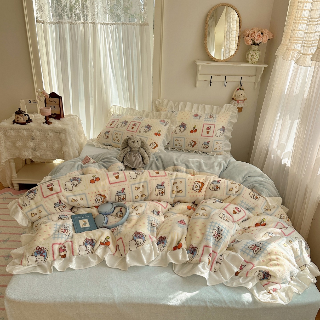 91家纺网 家纺一手货源 找家纺 萝莉家纺 2025秋冬新品韩版花边款加厚牛奶绒四件套 甜品店