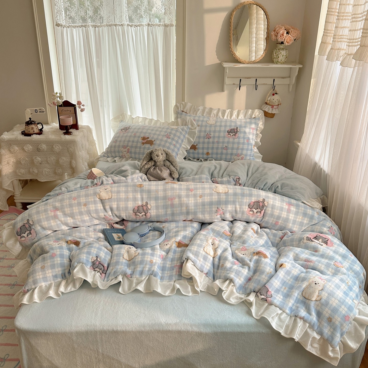 91家纺网 家纺一手货源 找家纺 萝莉家纺 2025秋冬新品韩版花边款加厚牛奶绒四件套 猫狗