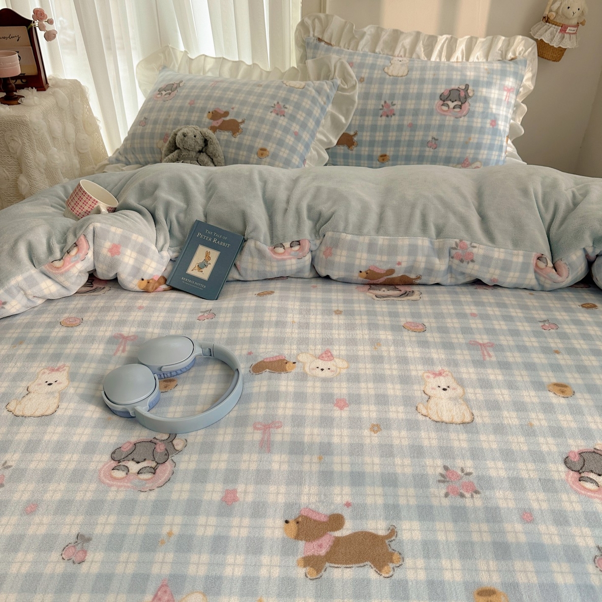 91家纺网 家纺一手货源 找家纺 萝莉家纺 2025秋冬新品韩版花边款加厚牛奶绒四件套 猫狗