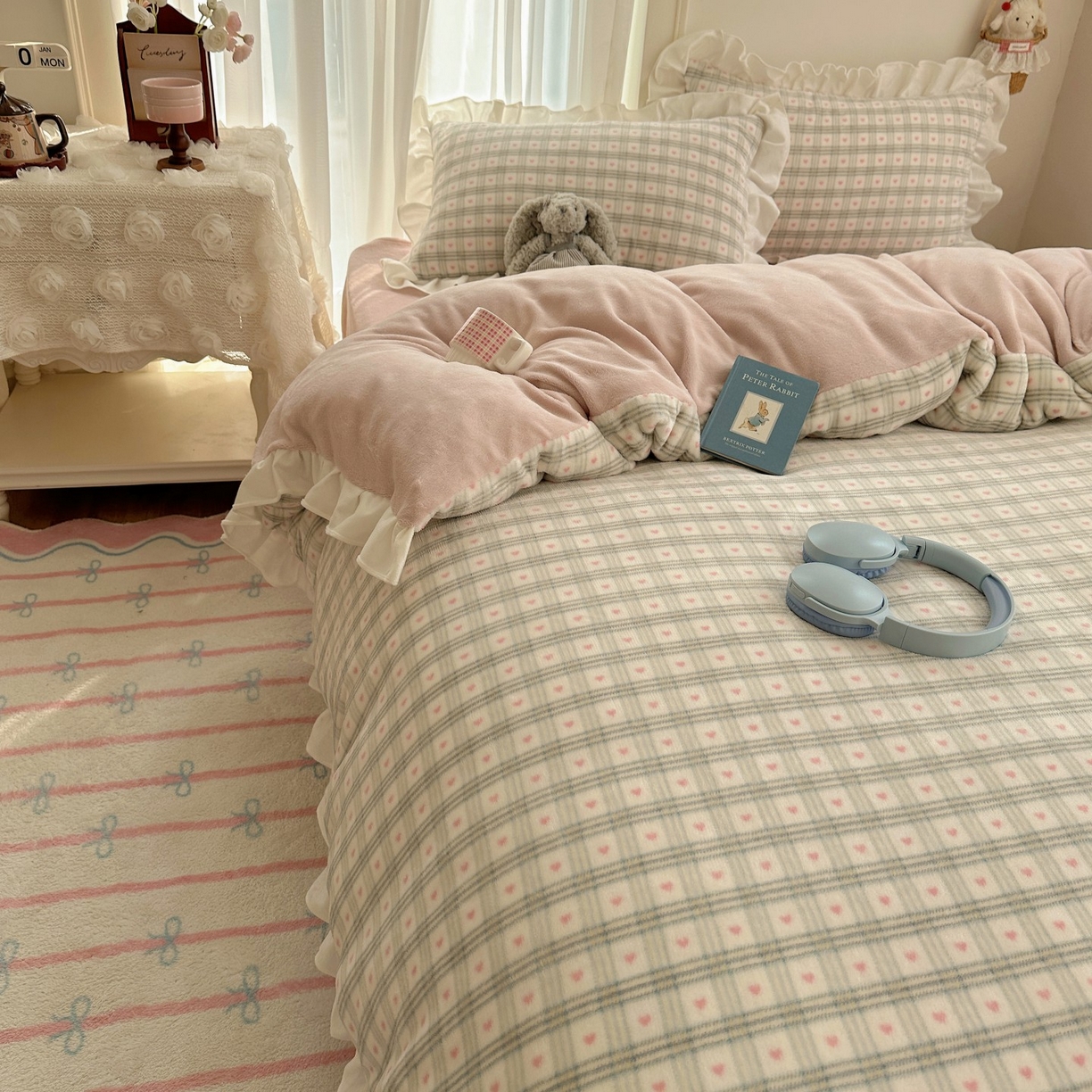 91家纺网 家纺一手货源 找家纺 萝莉家纺 2025秋冬新品韩版花边款加厚牛奶绒四件套 心心