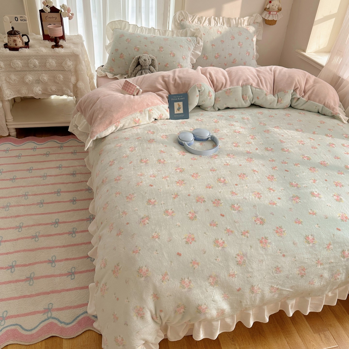 91家纺网 家纺一手货源 找家纺 萝莉家纺 2025秋冬新品韩版花边款加厚牛奶绒四件套 花绿