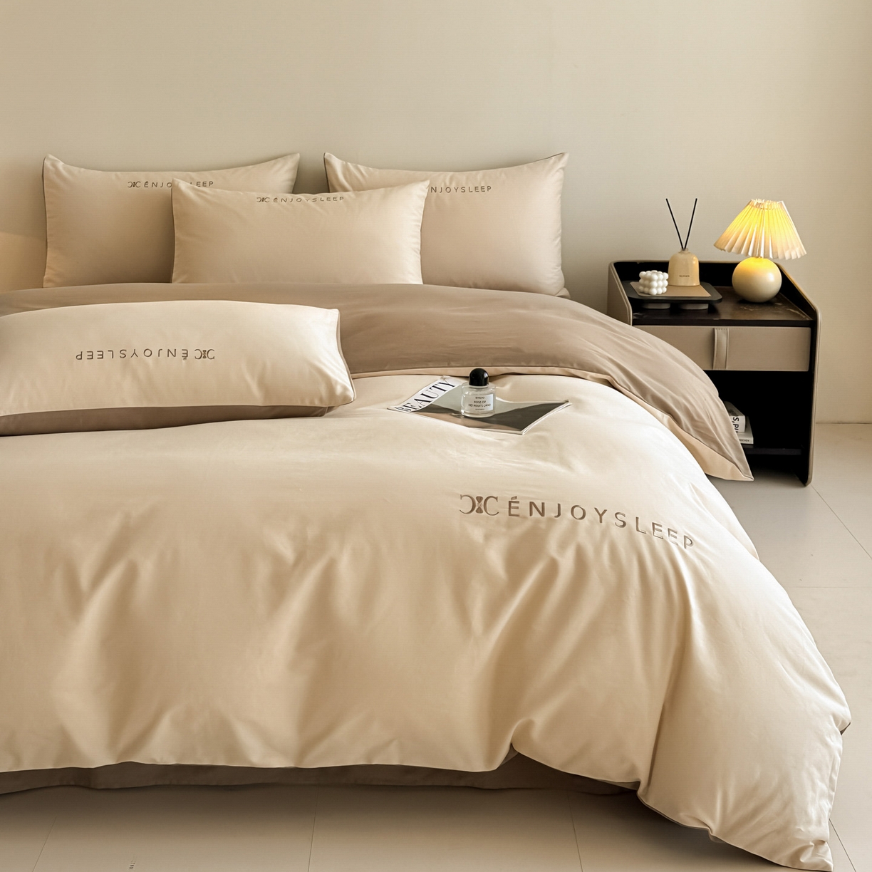 91家纺网 家纺一手货源 找家纺 拼社家纺 2025秋冬A类全棉加厚磨毛四件套刺绣纯棉不掉毛四件套-缪斯（提供买家秀） 缪斯-星月米+亚麻咖