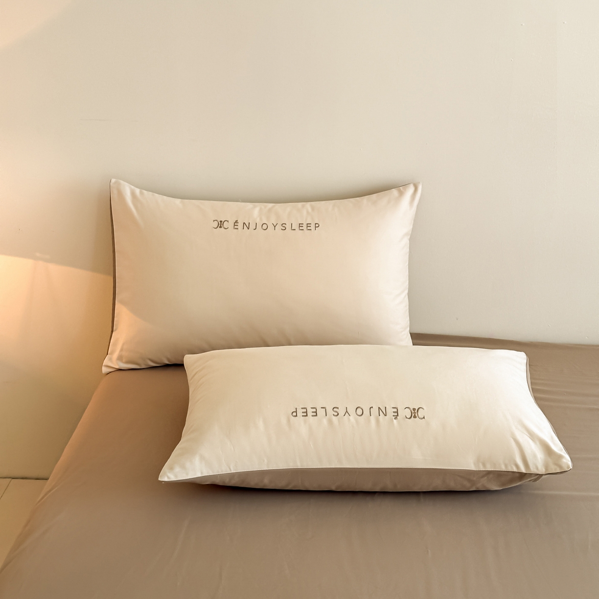 91家纺网 家纺一手货源 找家纺 拼社家纺 2025秋冬A类全棉加厚磨毛四件套刺绣纯棉不掉毛四件套-缪斯（提供买家秀） 缪斯-星月米+亚麻咖