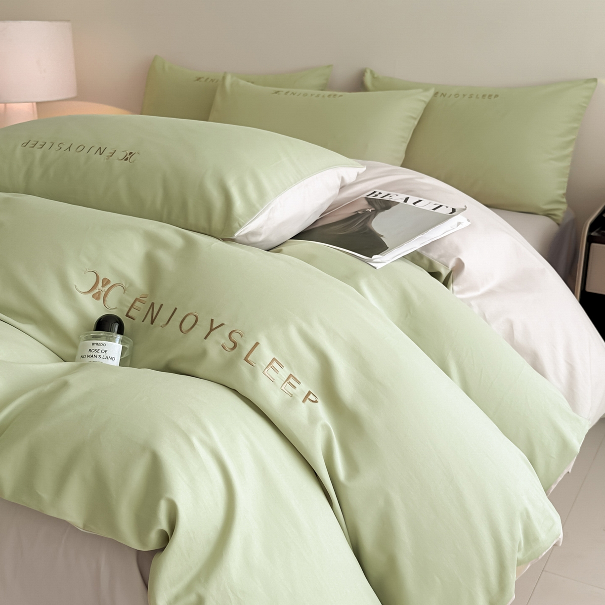 91家纺网 家纺一手货源 找家纺 拼社家纺 2025秋冬A类全棉加厚磨毛四件套刺绣纯棉不掉毛四件套-缪斯（提供买家秀） 缪斯-艾草绿+印月灰