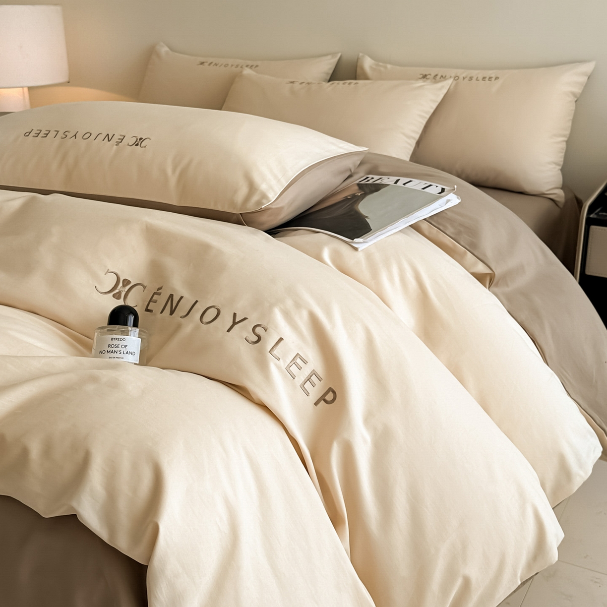 91家纺网 家纺一手货源 找家纺 拼社家纺 2025秋冬A类全棉加厚磨毛四件套刺绣纯棉不掉毛四件套-缪斯（提供买家秀） 缪斯-星月米+亚麻咖