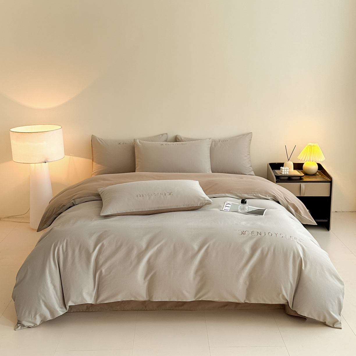 91家纺网 家纺一手货源 找家纺 拼社家纺 2025秋冬A类全棉加厚磨毛四件套刺绣纯棉不掉毛四件套-缪斯（提供买家秀） 缪斯-星辰灰+亚麻咖