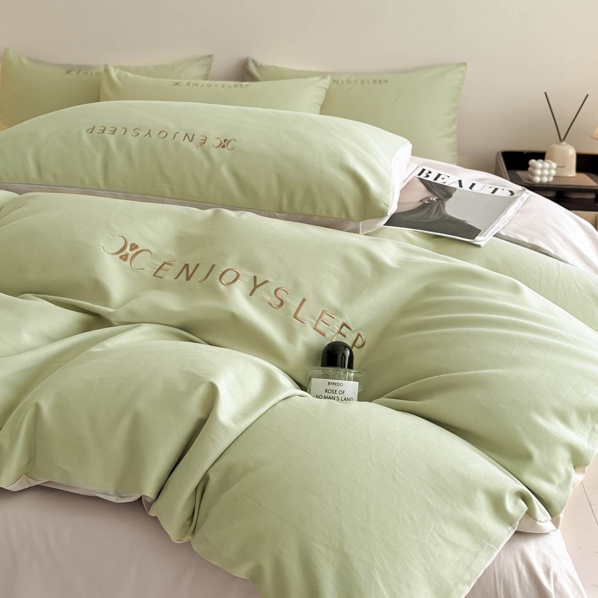 91家纺网 家纺一手货源 找家纺 拼社家纺 2025秋冬A类全棉加厚磨毛四件套刺绣纯棉不掉毛四件套-缪斯（提供买家秀） 缪斯-艾草绿+印月灰