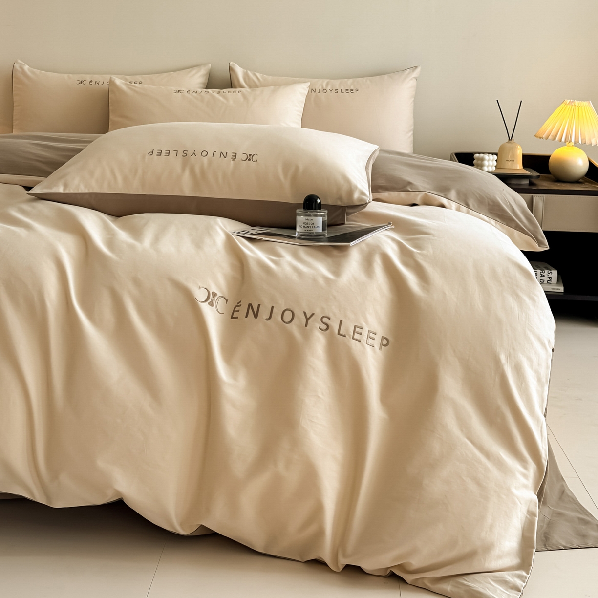 91家纺网 家纺一手货源 找家纺 拼社家纺 2025秋冬A类全棉加厚磨毛四件套刺绣纯棉不掉毛四件套-缪斯（提供买家秀） 缪斯-星月米+亚麻咖