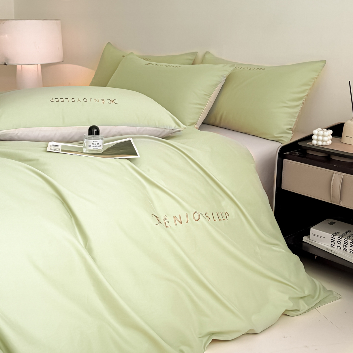 91家纺网 家纺一手货源 找家纺 拼社家纺 2025秋冬A类全棉加厚磨毛四件套刺绣纯棉不掉毛四件套-缪斯（提供买家秀） 缪斯-艾草绿+印月灰