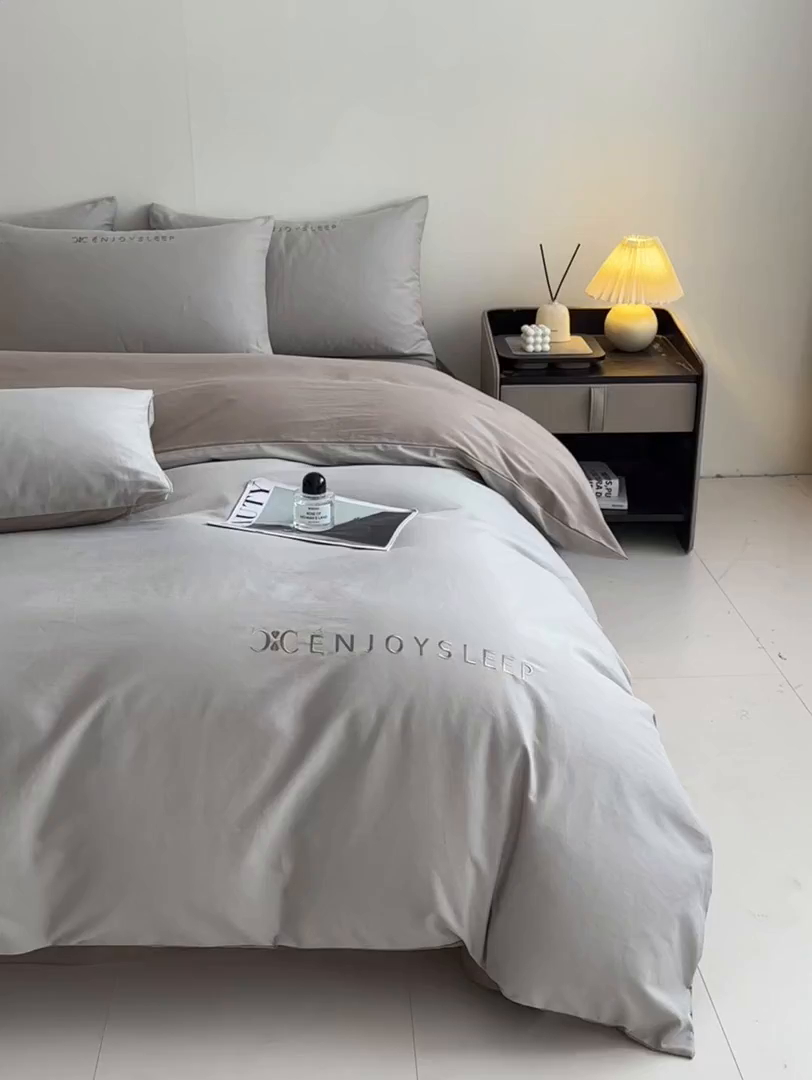 91家纺网 家纺一手货源 找家纺 拼社家纺 2025秋冬A类全棉加厚磨毛四件套刺绣纯棉不掉毛四件套-缪斯（提供买家秀） 缪斯-星辰灰+亚麻咖