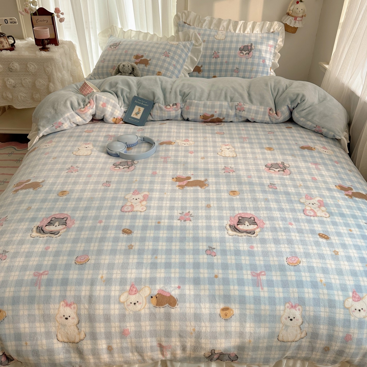 91家纺网 家纺一手货源 找家纺 萝莉家纺 2025秋冬新品韩版花边款加厚牛奶绒四件套 猫狗